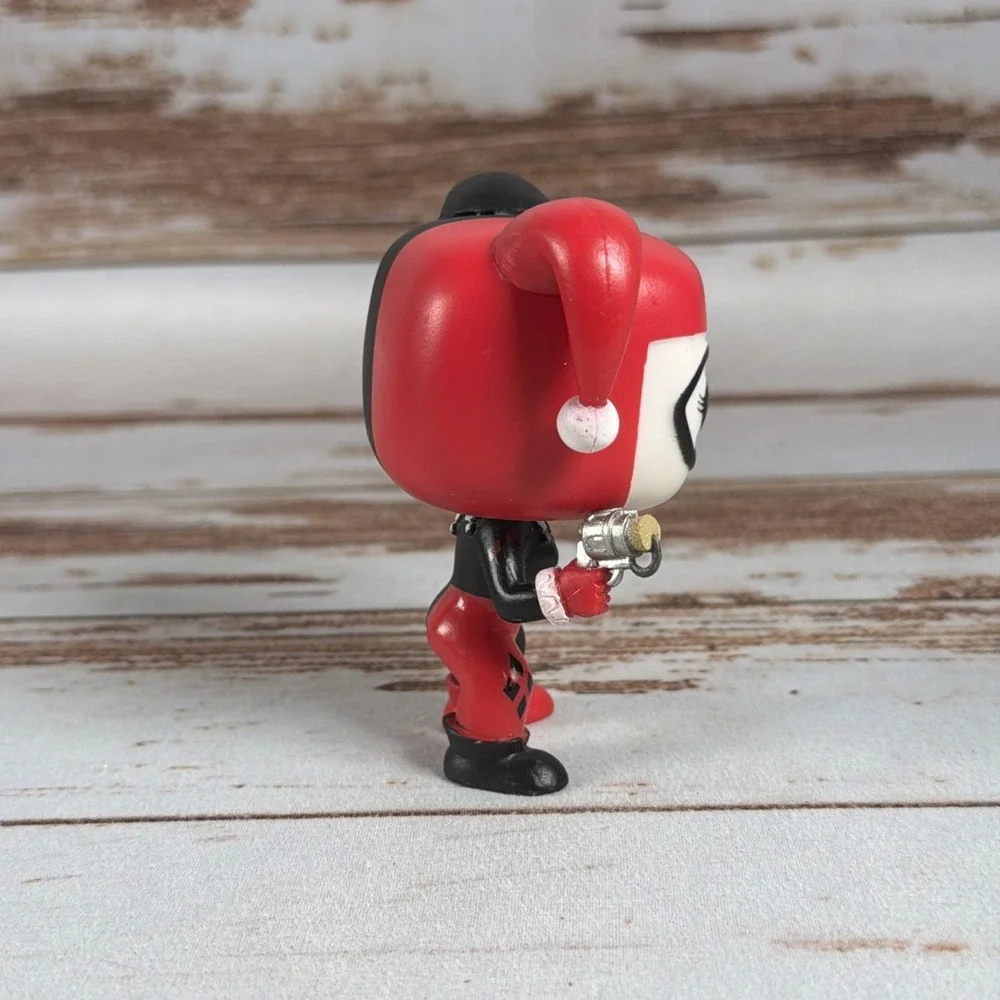 Funko Pop! DC Universe Harley Quinn #34 Loose Vinyl Figure Scuffed Used